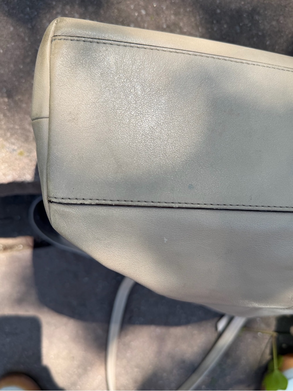 LOW START COACH Vintage Laura Leather Tote w/ Embossed Front Includes 2 Hang tag - Picture 9 of 15